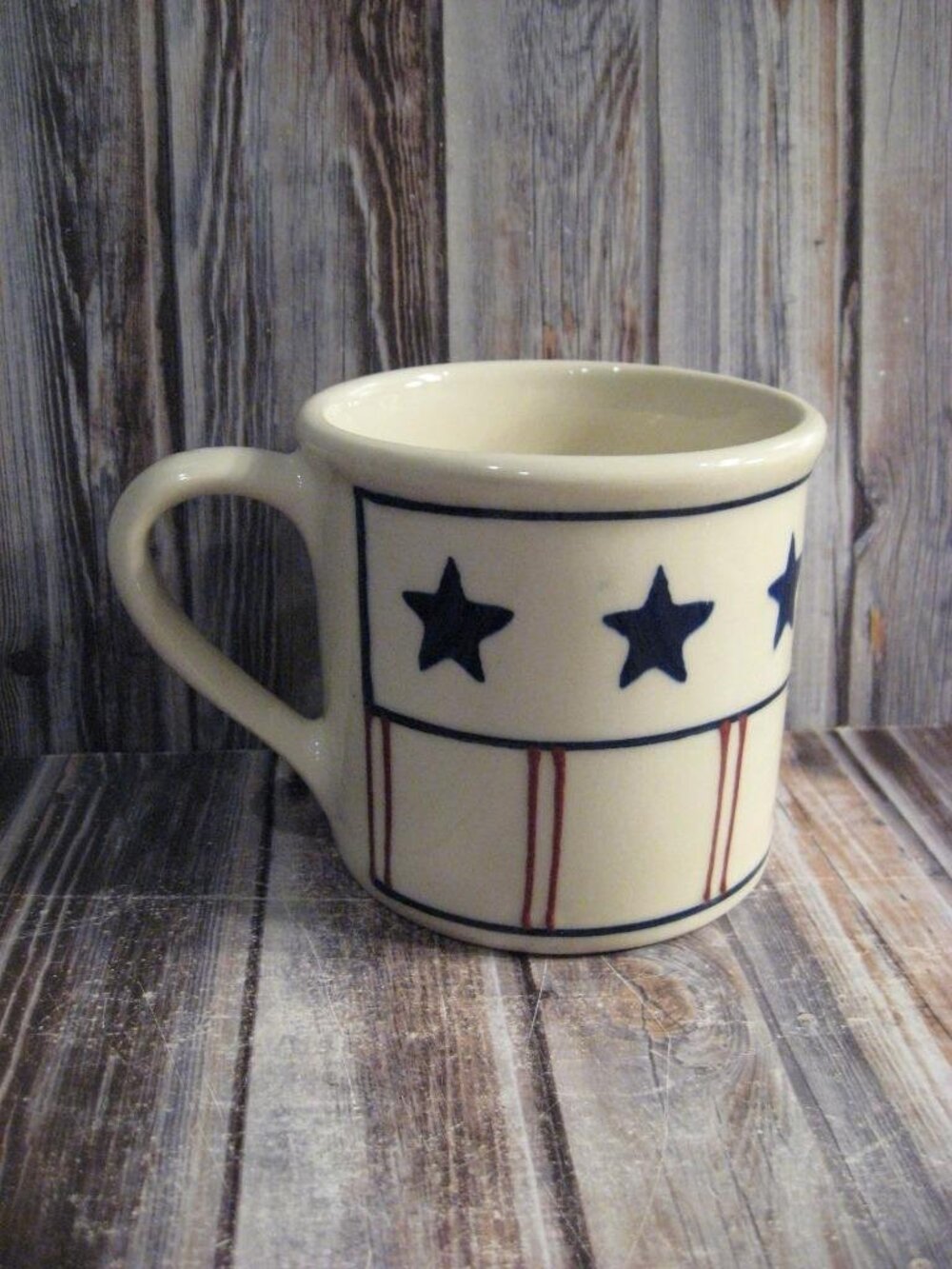HARTSTONE POTTERY STARS & STRIPES MUG - USA